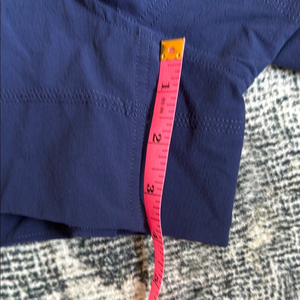 Women's Lululemon Stretch Woven Relaxed Shorts 4” - Picture 4 of 14